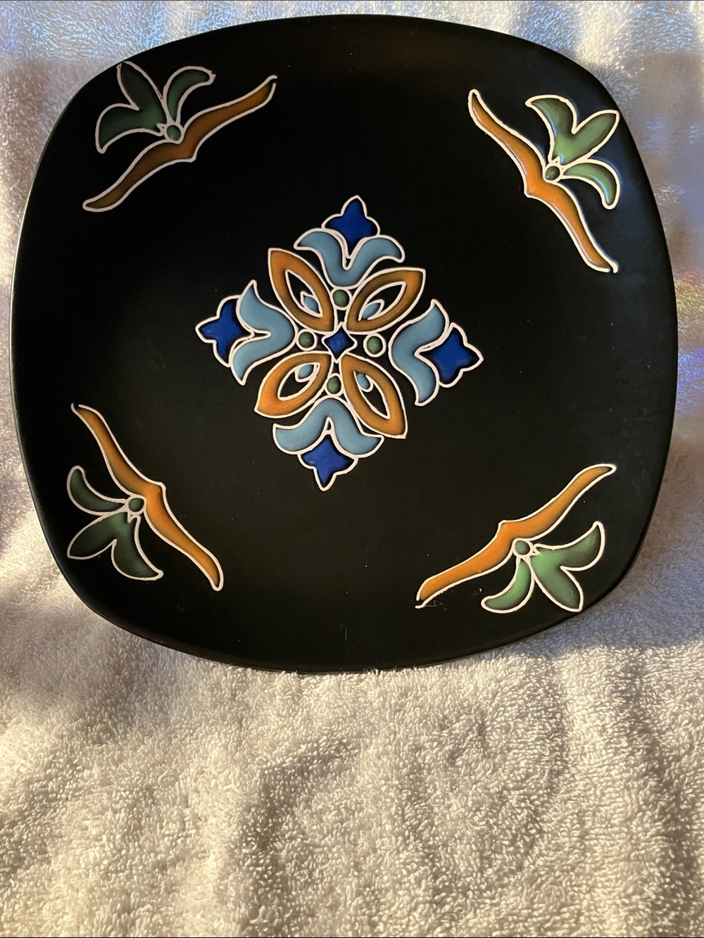 2 Elite Couture Squared 10 1/2” Dinner Plates Black with Tile Design